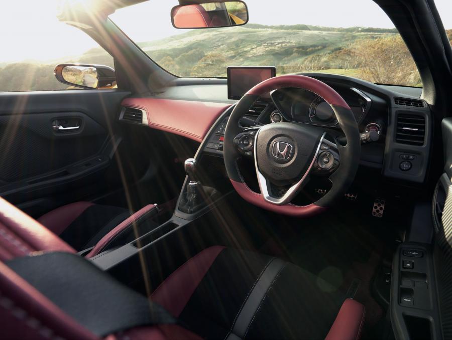 Интерьер Honda S660 Modulo X 2020 года  (фото 2 из 8)